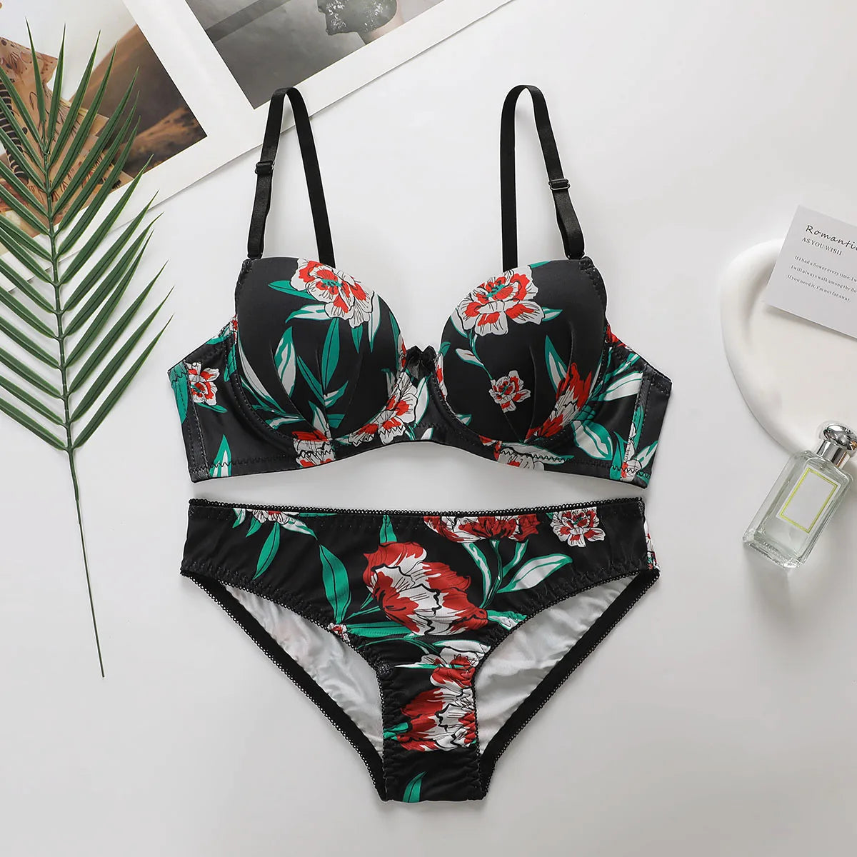 Hot Selling High-quality Multi-color Lingerie 2-piece set For Women's Underwear Beautiful Print Push Up Bra Beach party bikini