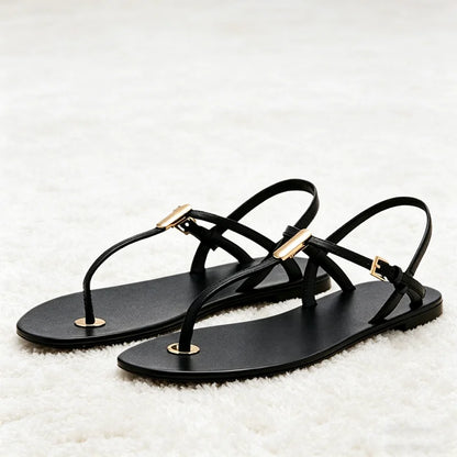 Concise Clip Toe Flat Sandals Women Fashion Ankle Strap Buckle Gladiator Sandals for Girl Luxury Metal Detail Summer Beach Shoes