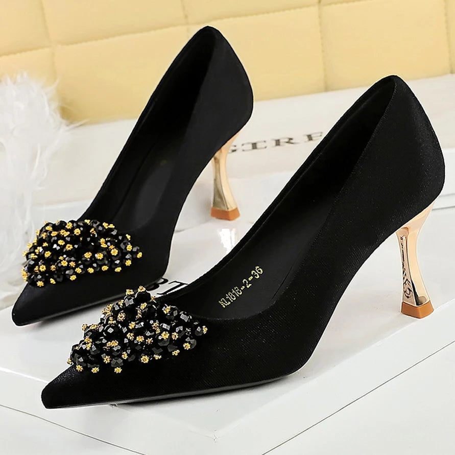 New Beaded Metal Flower Women Pumps Luxury Banquet Shoes Women 7 Cm Heels Stiletto Suede Kitten High Heels Female Party Shoes