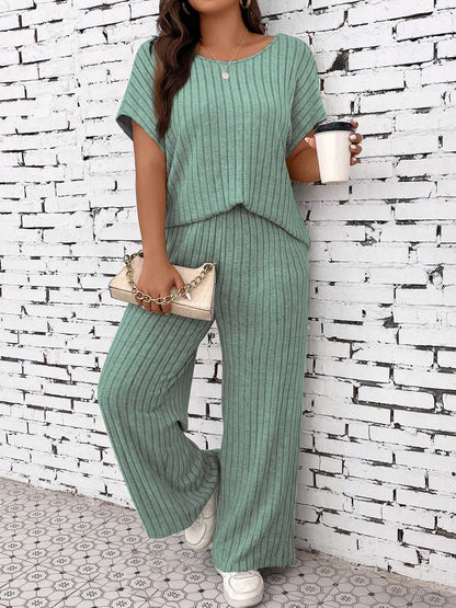 2 Counts Women's Plus Size Textured Batwing Sleeve Tee & Elastic Waist Pants Set, Casual Short Sleeve T-shirt & Straight Leg Tro