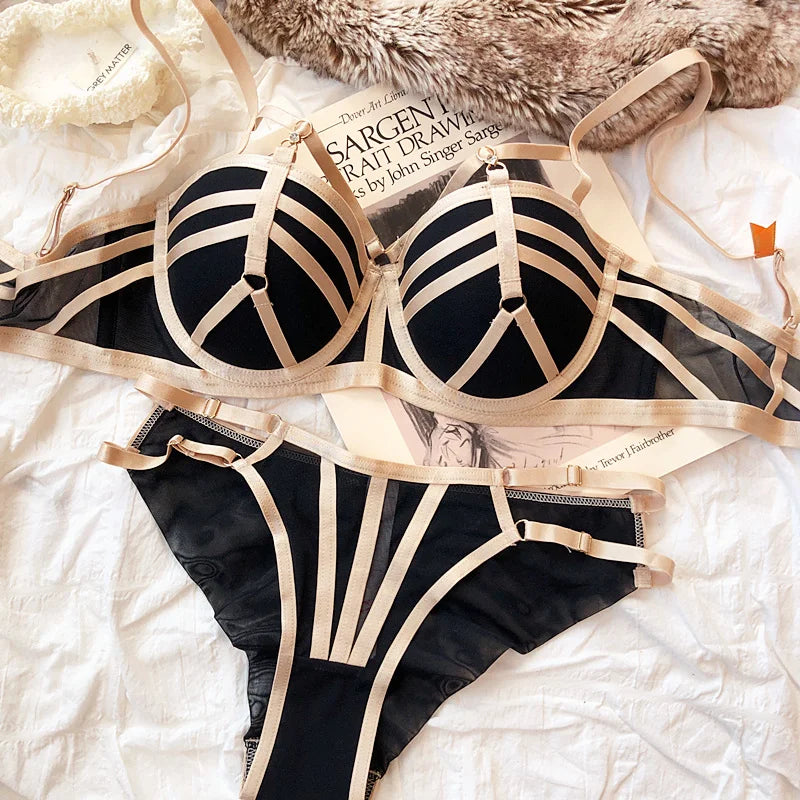 Europe Women Classic Bandage Underwear Set Sexy Hollow Brassiere Black Lace Temptation Push Up Bra Set Ladies Lingerie 2 Piece S