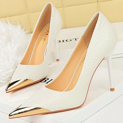 Retro High Heels Snake Patterned Patent Leather Women Pumps Stilettos Banquet Shoes Sexy Party Shoes Metal Tip Ladies Heels 2026