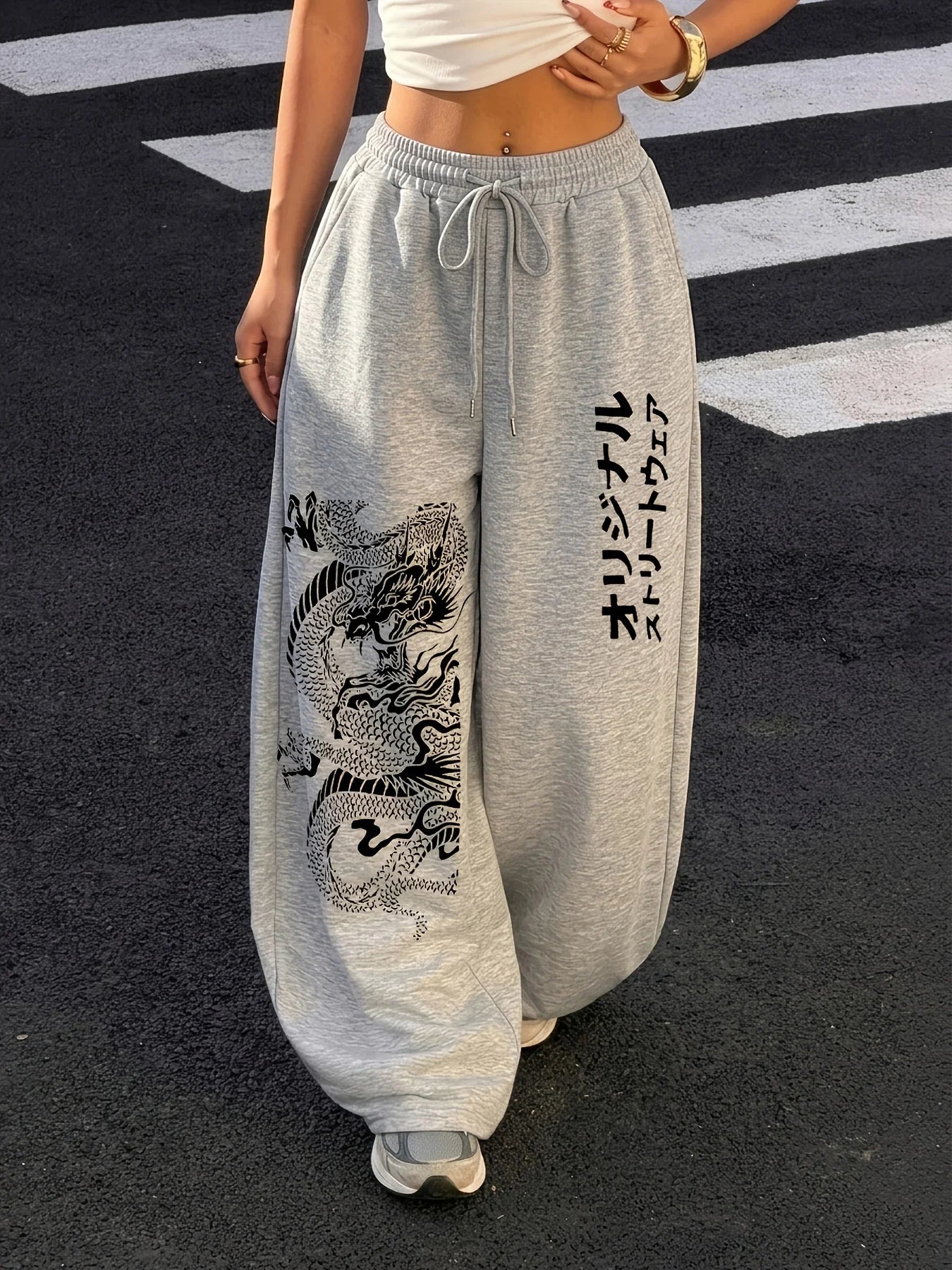 New Women's Plus Size Dragon Print Pants Fleece Elastic Waist Straight Leg Sweatpants Fashionable and Versatile