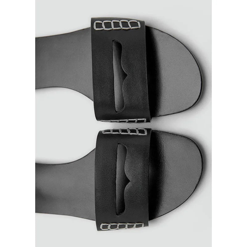 Concise Style Flat Sandals Women Light Comfortable Women Slippers 2026 Summer New Designer Flip Flops Soft Leather Beach Shoes