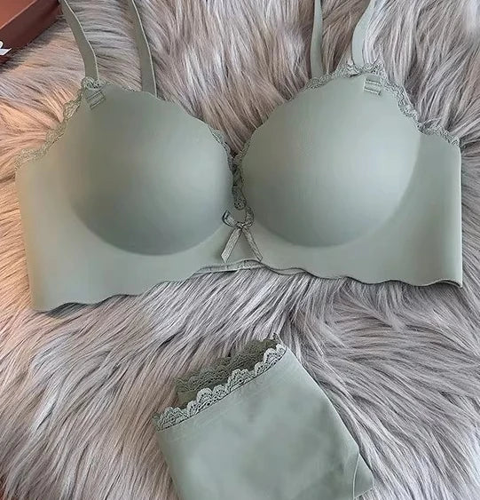 Hot Selling Ladies Push Up Bra Set Seamless Wireless Support Anti-Sagging Comfort Lingerie S-XL for Young Women Soft Daily Wear