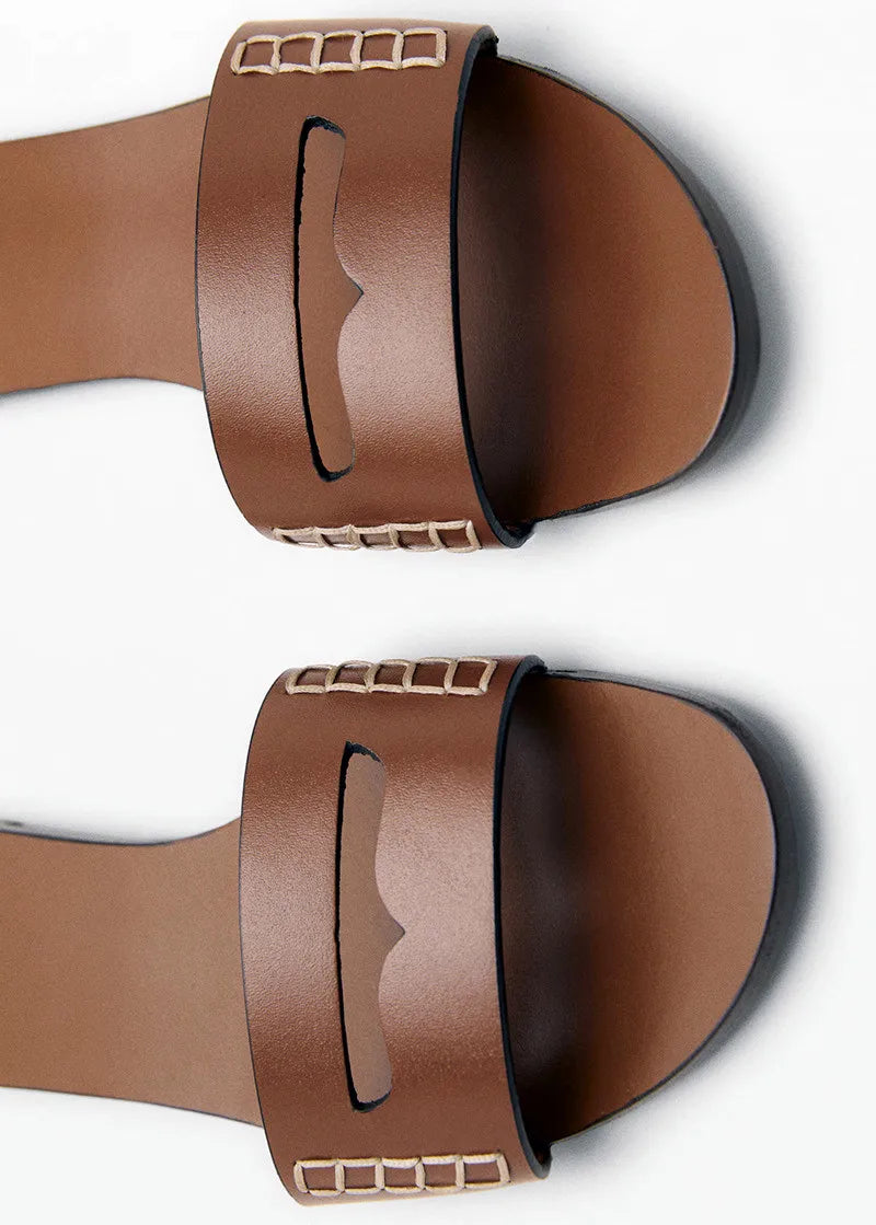 Concise Style Flat Sandals Women Light Comfortable Women Slippers 2026 Summer New Designer Flip Flops Soft Leather Beach Shoes