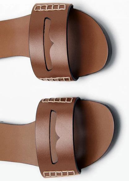 Concise Style Flat Sandals Women Light Comfortable Women Slippers 2026 Summer New Designer Flip Flops Soft Leather Beach Shoes