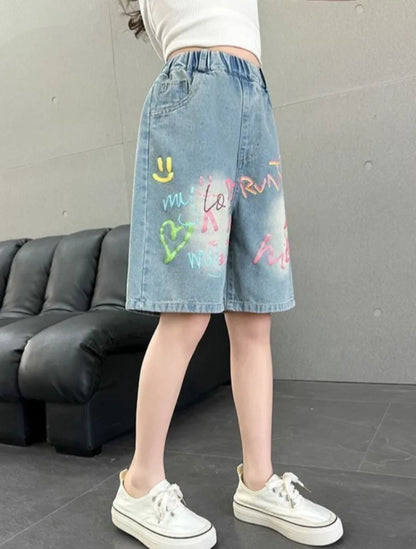 2026 Summer Girls' Korean Style Lightweight Denim Shorts with Alphabet Print Casual Summer Pants for Kids Trendy Breathable