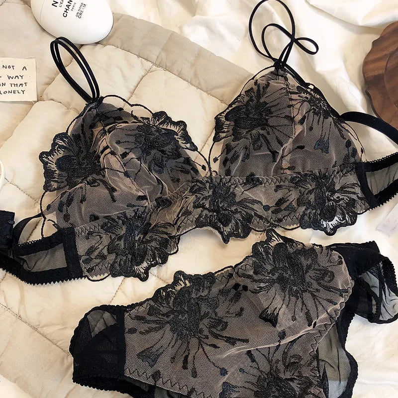 Embroidered lace sexy bralette no steel ring triangle cup big breasts ultra-thin underwear set breathable bra lingerie sets