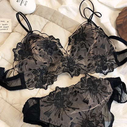 Embroidered lace sexy bralette no steel ring triangle cup big breasts ultra-thin underwear set breathable bra lingerie sets