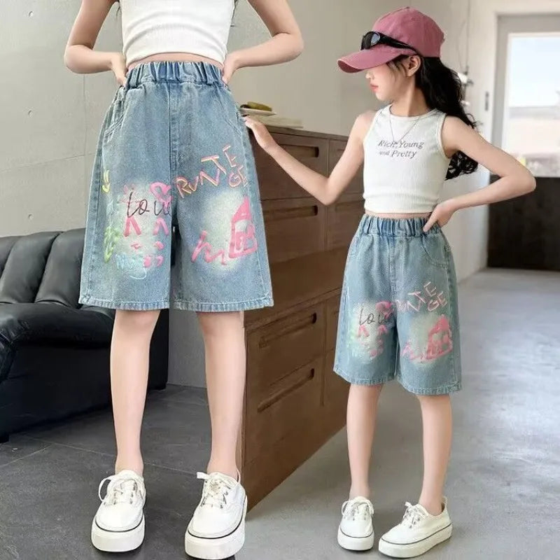 2026 Summer Girls' Korean Style Lightweight Denim Shorts with Alphabet Print Casual Summer Pants for Kids Trendy Breathable
