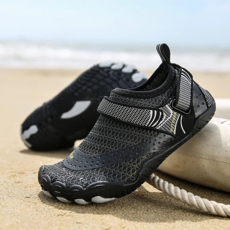 New Kids Beach Aqua Shoes Boys Girls Barefoot Water Shoes Outdoor Children Quick-Dry Drainage Swim Sandals Surf Wading Sneakers