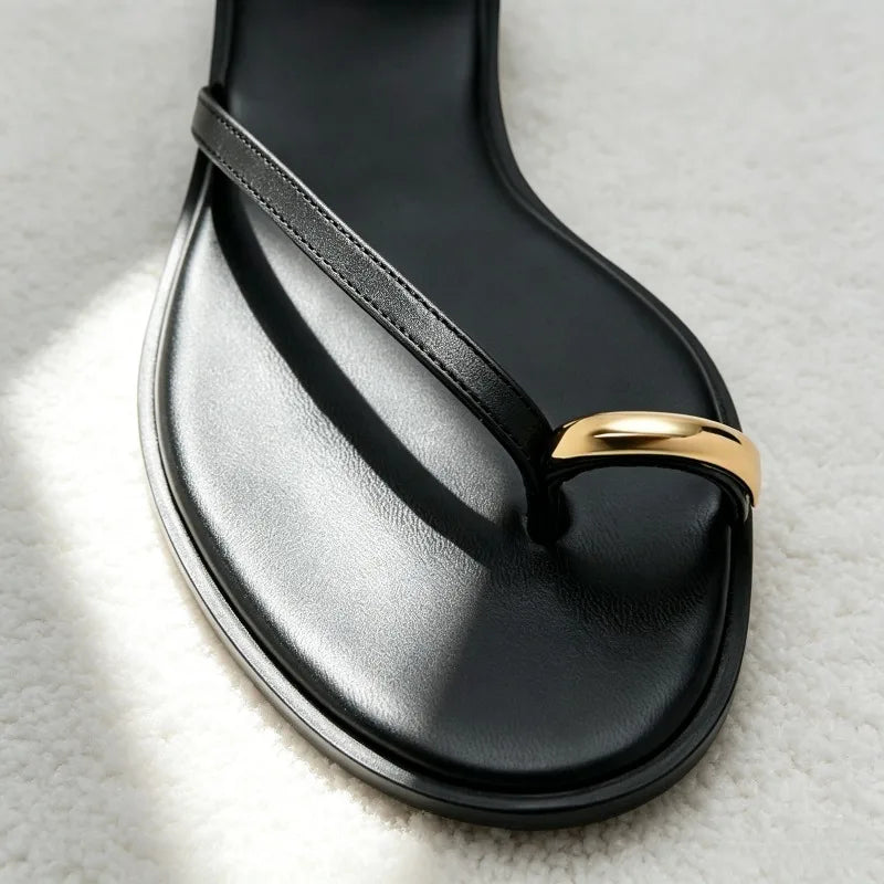 Unique Metal Detail Flat Sandals for Women Fashion Ankle Straps Buckle Designer Shoes 2026 Summer Sexy Clip Toe Beach Flip-flops