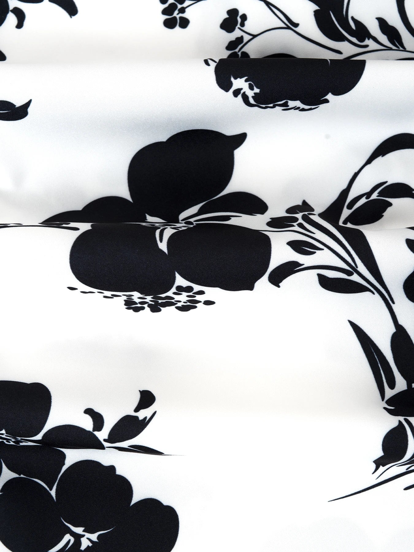 Four Seasons vacation style Black And White Floral Design half skirt
