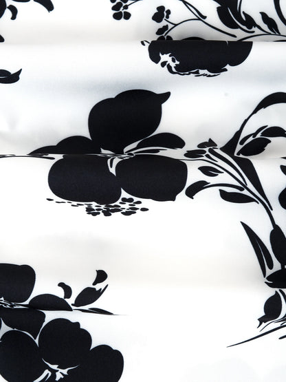 Four Seasons vacation style Black And White Floral Design half skirt