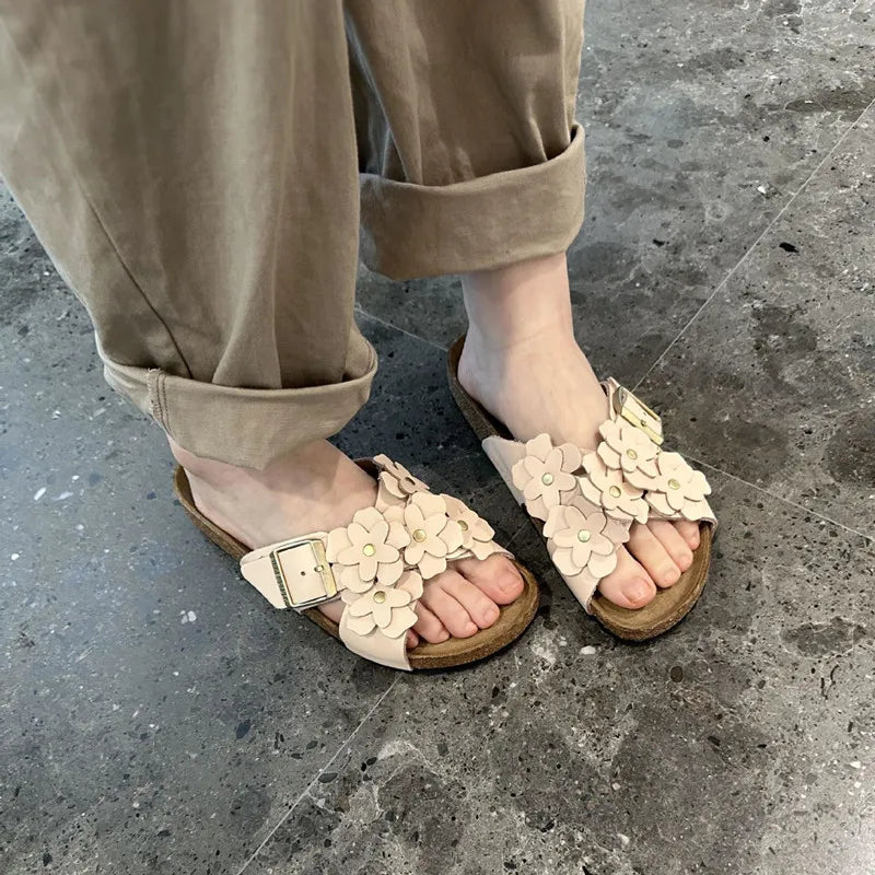 Fashion Floral Decoration Platform Slippers Women Luxury Metal Buckle Design Flat Sandalias Summer Outdoor Sandals Beach Shoes