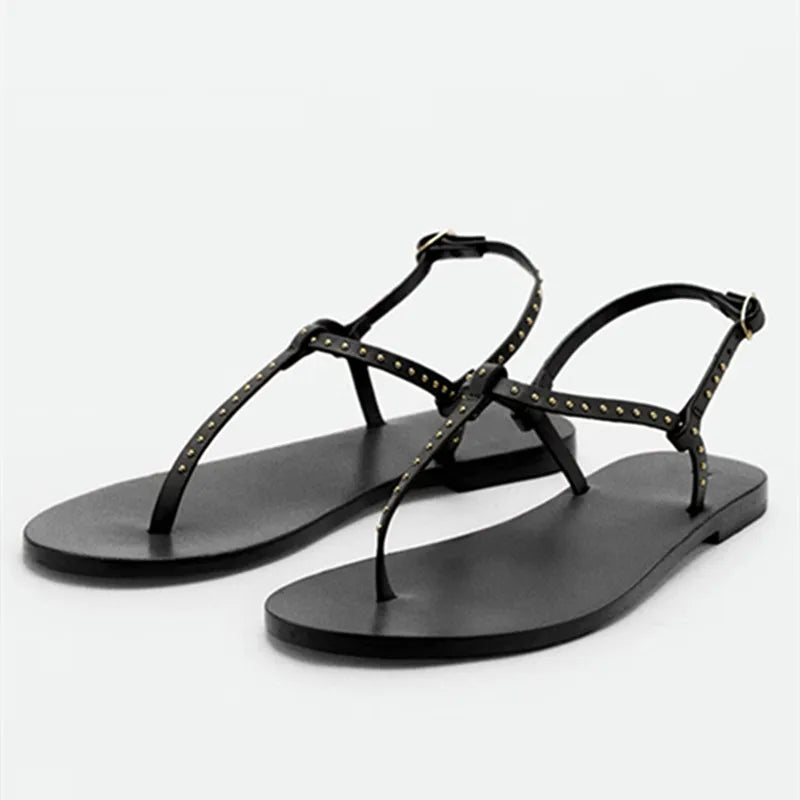 Concise Style Rivet Detail Flat Sandals Women Comfortable Ankle-Strap Buckle Clip Toe Sandals Summer Luxury Designer Beach Shoes