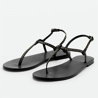 Concise Style Rivet Detail Flat Sandals Women Comfortable Ankle-Strap Buckle Clip Toe Sandals Summer Luxury Designer Beach Shoes