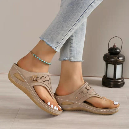 Summer Women's Wedge Sandals 2026 Clip Toe Orthopedic Arch Support Sandals Woman Pu Leather Non-Slip Soft Platform Flip Flops