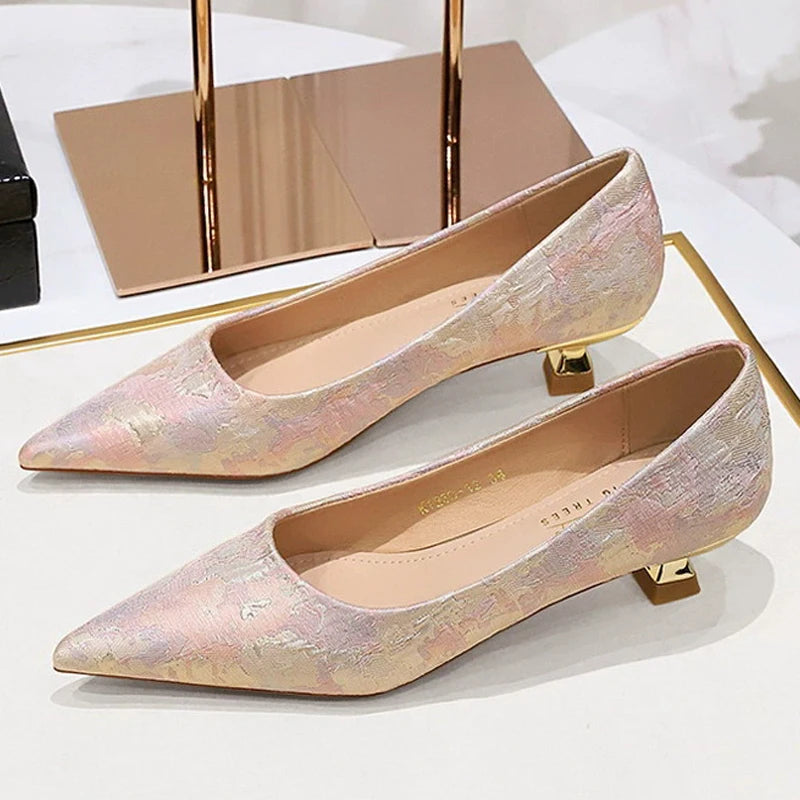 BIGTREE Shoes 3 CM Floral Cloth Surface Kitten Heels Women Shoes Sweet Fashion Low Heel Ladies Shoes Pointed Toe Women Pumps