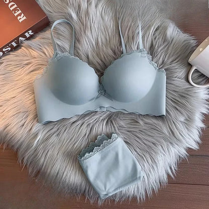Hot Selling Ladies Push Up Bra Set Seamless Wireless Support Anti-Sagging Comfort Lingerie S-XL for Young Women Soft Daily Wear