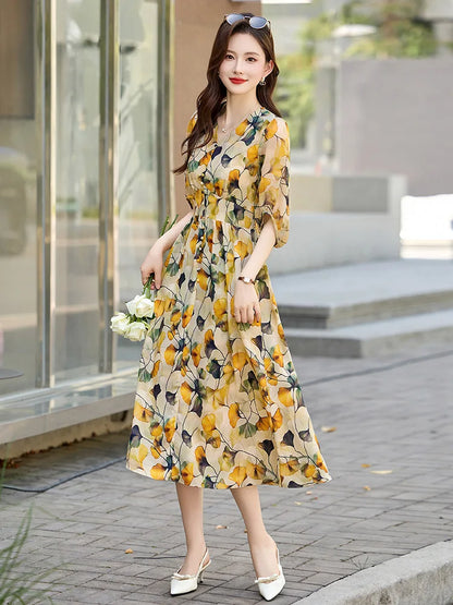 Women's Bohemian Summer Dress Floral Print Maxi with Waist-Cinching Detail for Seaside Vacations And Beach Outings
