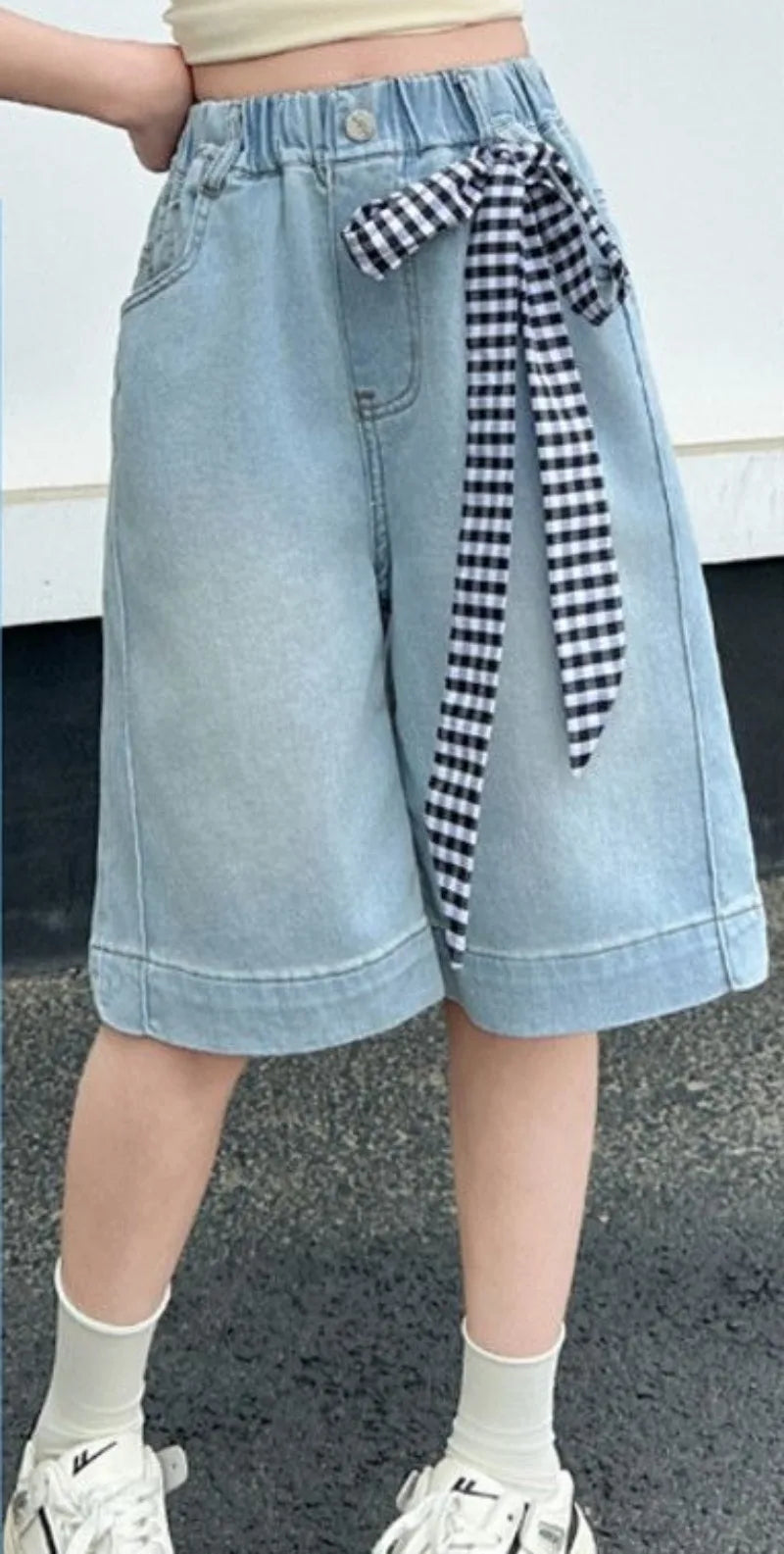 Lightweight Girls' Denim Crop Shorts 2026 Summer Loose Design with Lace Trim Kids' Cotton Blend Shorts