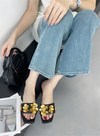 Luxury Metallic Flower Embellished Slippers Women Sexy Open Toe Flat Sandals Fashion Comfort Beach Sandals Zapatos Para Mujer