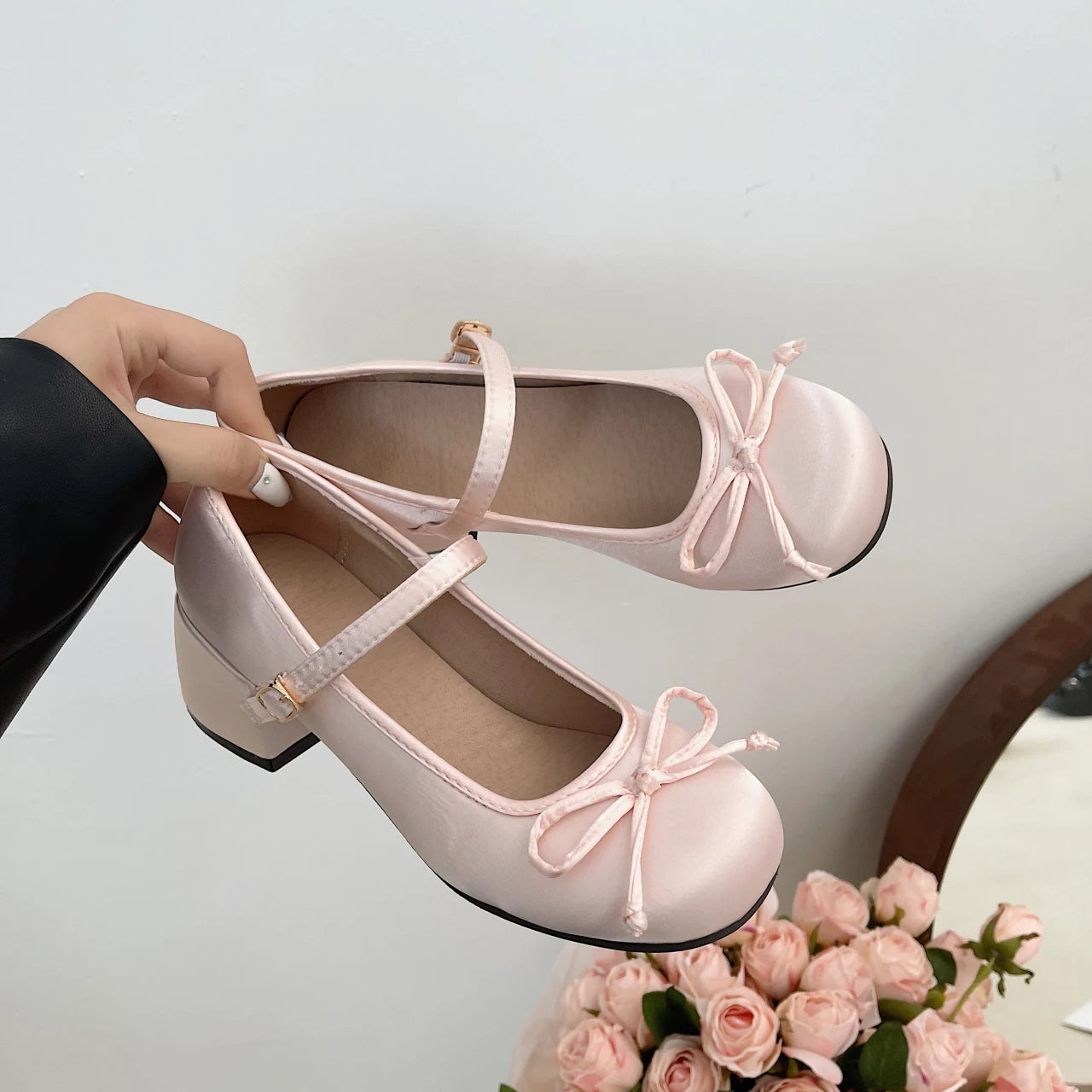 New Thick Heel Shoe Elegant Bow Lolita Shoes College Girls High Heels Pumps Fashion Women Sandals Dancing Shoes Mary Janes Shoes